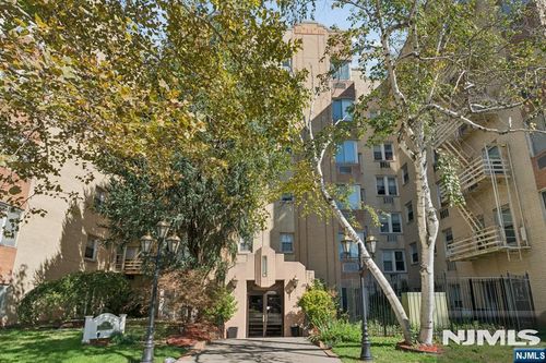 19-31 Lyons, Newark, NJ, 07112 | Card Image