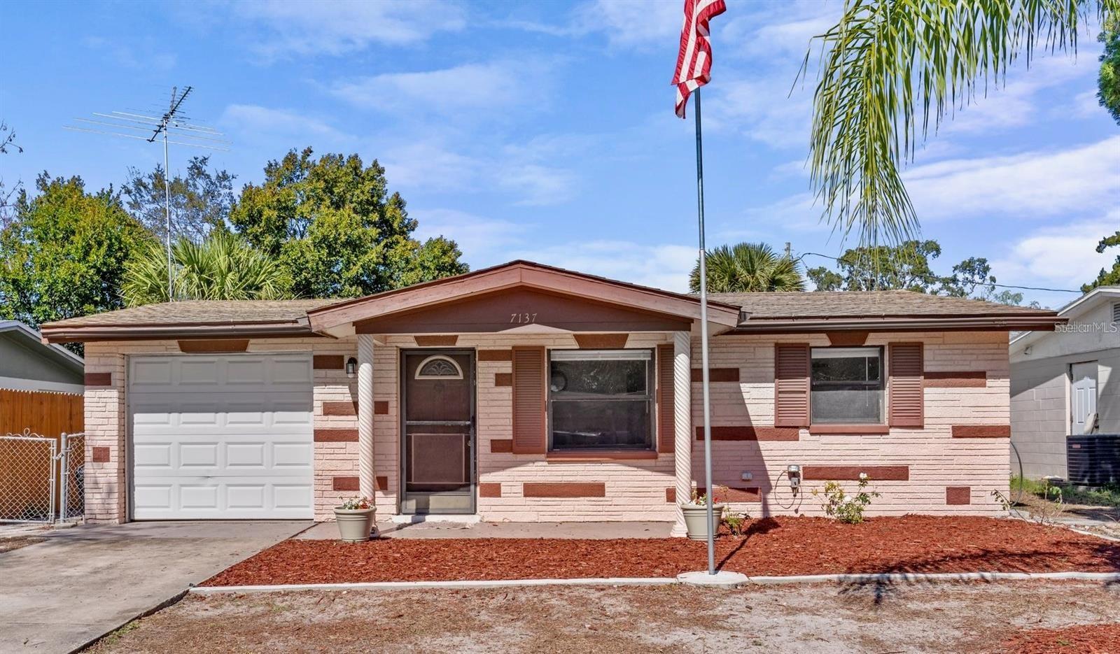 Gulf Breeze Cir, Hudson, FL 34667