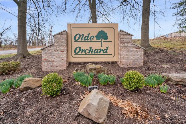 310 Redrome Cir W, Townhouse with 2 bedrooms, 2 bathrooms and 3 parking in Bridgeville PA | Image 28