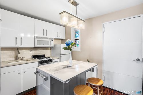 apt-6g-700 Summer Street, Stamford, CT, 06901 | Card Image