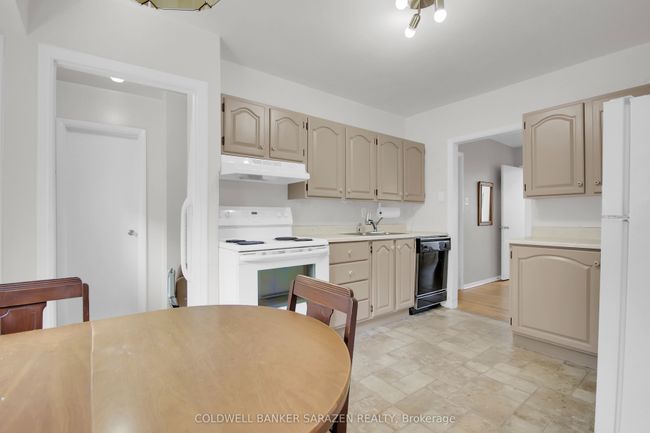 70 Viewmount Dr, House other with 4 bedrooms, 2 bathrooms and 3 parking in Nepean ON | Image 16