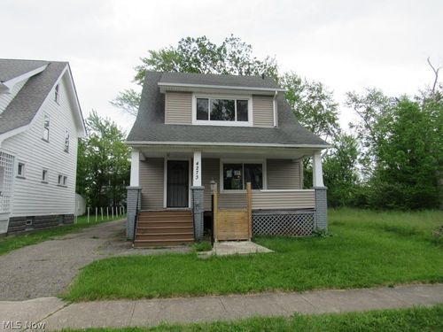 4273 E 136, Cleveland, OH, 44105 | Card Image