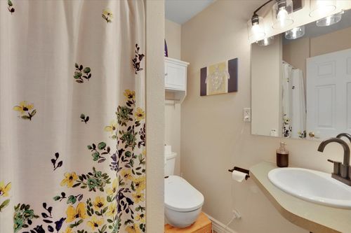 312 E Weile Ave, Spokane, WA, 99208-5448 | Card Image