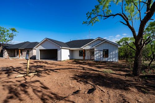 707 E Davenport St, Stamford, TX, 79553-3305 | Card Image