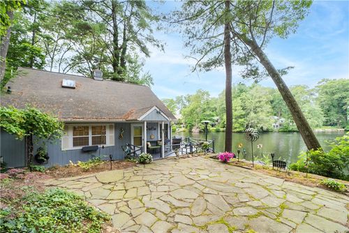 16 Ruff Stone Rd, Greenville, RI, 02828-3116 | Card Image