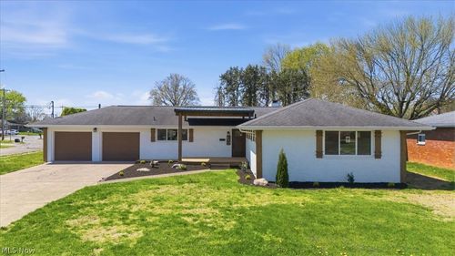 801 Westview Dr, Belpre, OH, 45714-1127 | Card Image