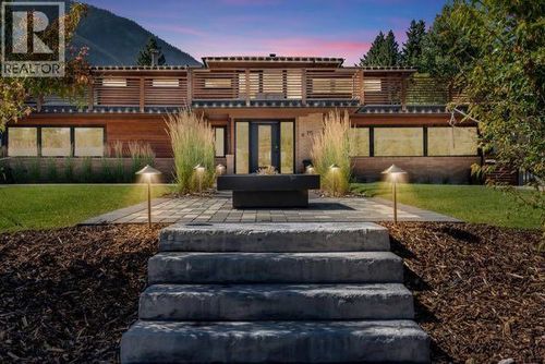 115 Spray Ave, Banff, AB, T1L1H1 | Card Image