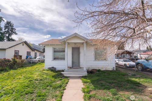 626 Highland Dr, Wenatchee, WA, 98801-3445 | Card Image