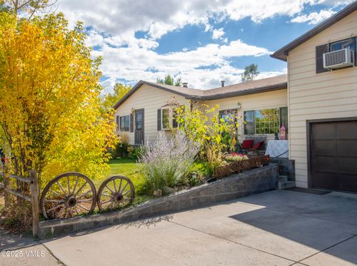 197 Park St, Gypsum, CO, 81637-5353 | Card Image