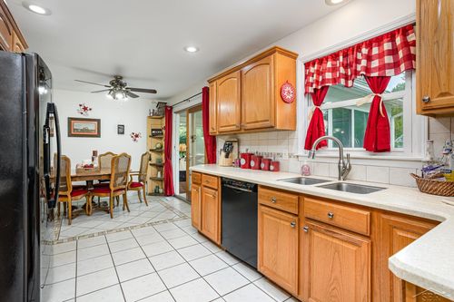 4106 Firethorn Dr, Saginaw, MI, 48603-1114 | Card Image