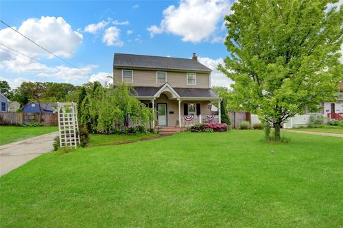 24 Haynes Ave, West Islip, NY, 11795-1021 | Card Image