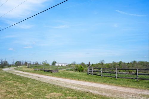 9521 Sulphur Rd, Sulphur, KY, 40070-7648 | Card Image