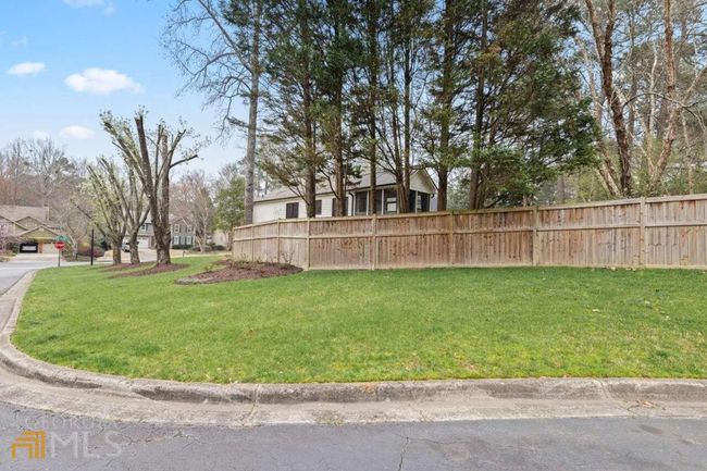 1840 N Creek Cir, House other with 3 bedrooms, 3 bathrooms and 2 parking in Alpharetta GA | Image 39