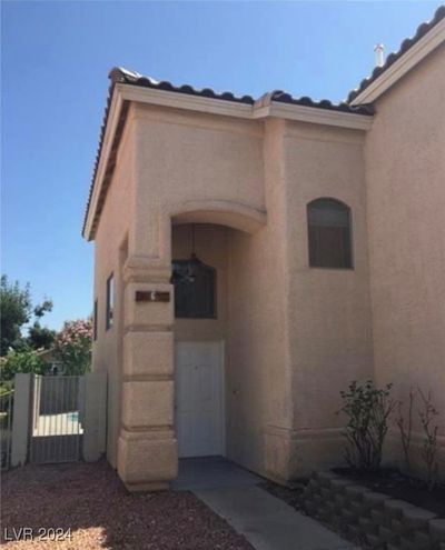 9076 Quarrystone Way, House other with 3 bedrooms, 2 bathrooms and null parking in Las Vegas NV | Image 3