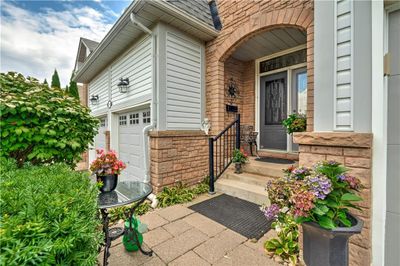 2264 Turnberry Rd, Condo with 3 bedrooms, 3 bathrooms and 6 parking in Burlington ON | Image 3