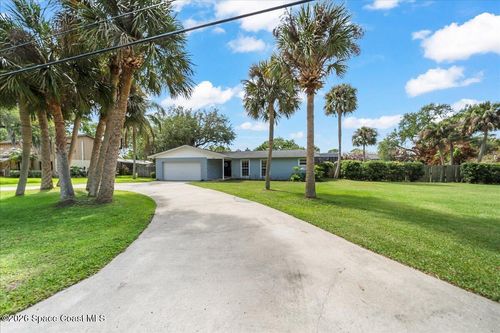 565 Heron Dr, Merritt Island, FL, 32952-4052 | Card Image