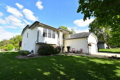236 Gerken Dr, Zumbrota, MN, 55992-1096 | Card Image