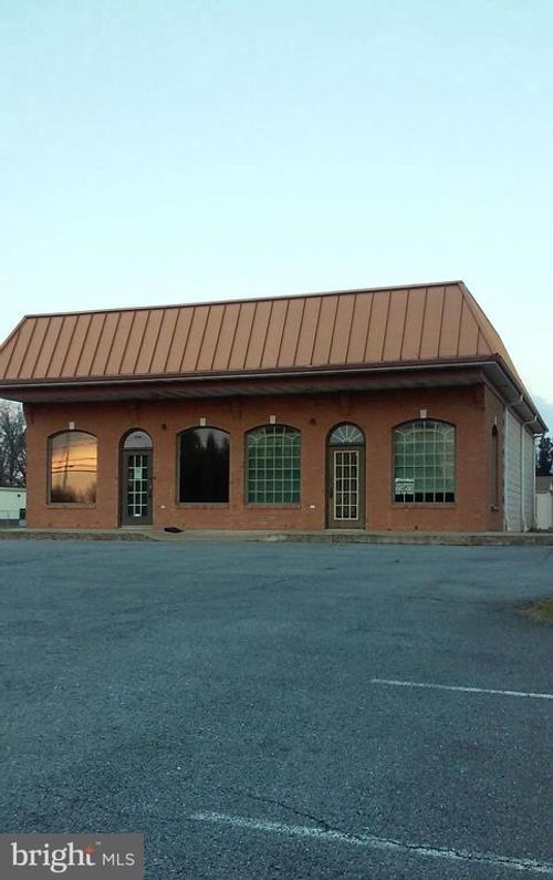 1747 W Main St, EPHRATA, PA, 17522-1101 | Card Image