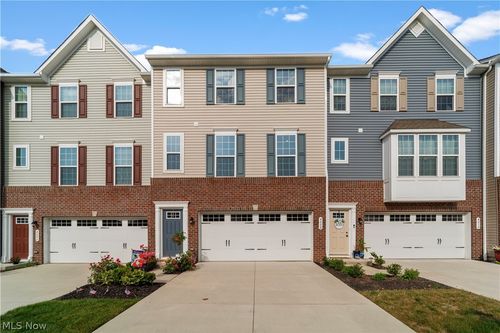 4008 N Steels Cir, Cuyahoga Falls, OH, 44224-4925 | Card Image