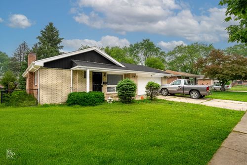 754 E 158th St, South Holland, IL, 60473-1535 | Card Image