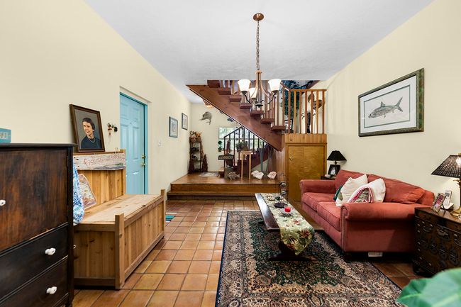 Ground level entry | Image 34