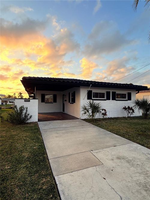 5039 Pelican Dr, NEW PORT RICHEY, FL, 34652-4424 | Card Image