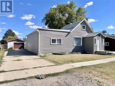 215 Simpson St, House other with 3 bedrooms, 1 bathrooms and null parking in Outlook SK | Image 2