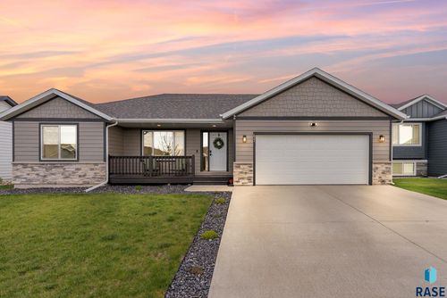 621 Prairieside Trl Trail, Harrisburg, SD, 57034 | Card Image