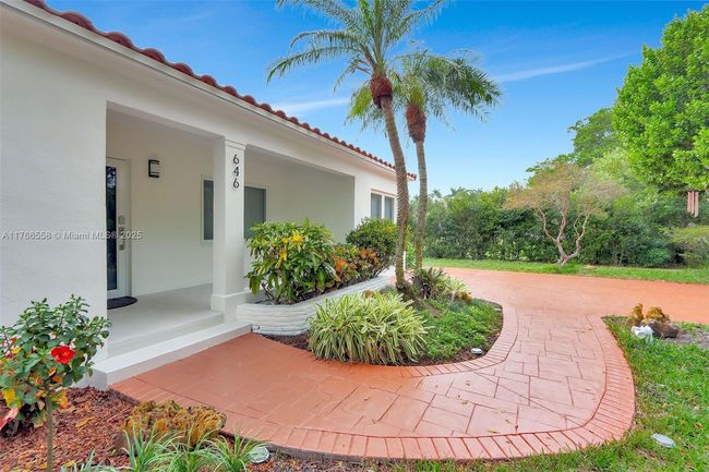 646 Ne 114 Th St, House other with 3 bedrooms, 2 bathrooms and null parking in Biscayne Park FL | Image 8