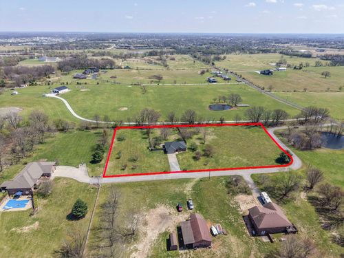 700 Bedrock Ln, Nixa, MO, 65714-8074 | Card Image