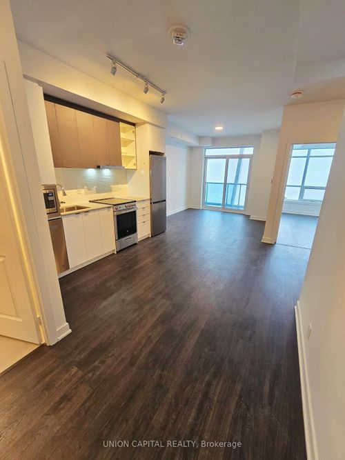 3301a-30 Upper Mall Way, Vaughan, ON, L4J0L7 | Card Image