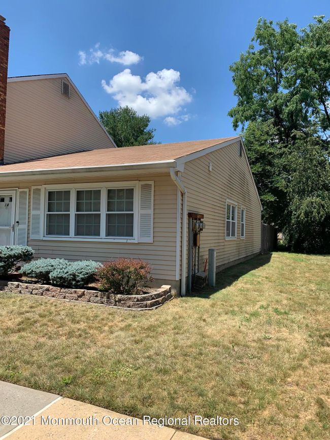 14 Townsend Drive, Sold in Matawan Zoocasa