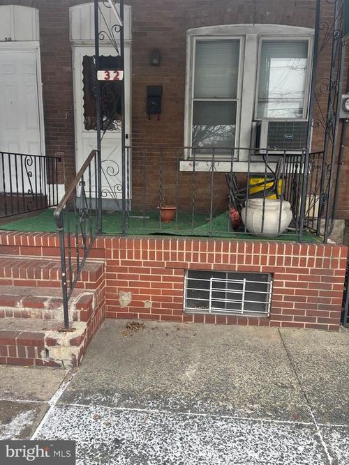 32 Washington St, Trenton, NJ, 08611-3670 | Card Image