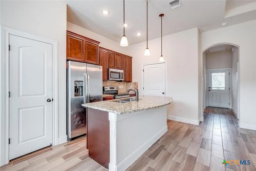 b-3133 Puter Creek Rd, Spring Branch, TX, 78070-3961 | Card Image
