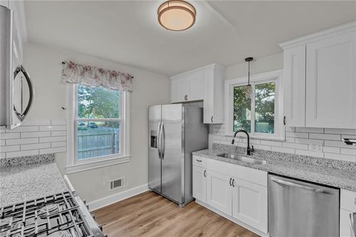 62 Bainbridge Ave, Portsmouth, VA, 23702-2248 | Card Image
