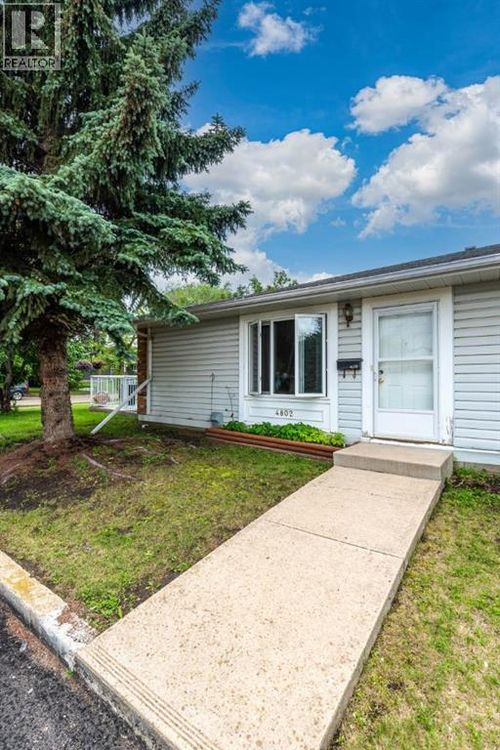 4802 46 Street, Lloydminster, SK, S9V0J7 | Card Image