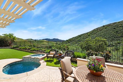 3138 Heavenly Ridge St, Thousand Oaks, CA, 91362-1188 | Card Image