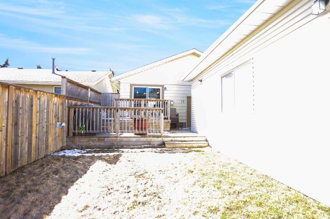 19 Erin Park Bay Se, Home with 4 bedrooms, 2 bathrooms and 2 parking in Calgary AB | Image 36