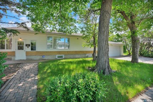 715 Connaught St, Regina, SK, S4T4S5 | Card Image