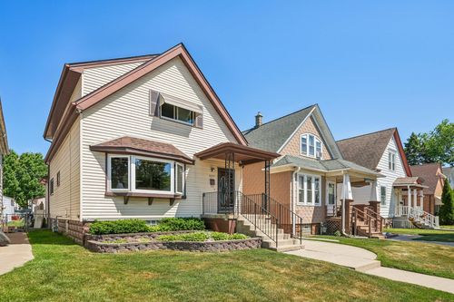 2354 S 32nd St, Milwaukee, WI, 53215 | Card Image