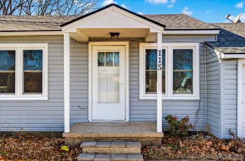 115 Ne Avondale Ave, Bartlesville, OK, 74006-1802 | Card Image