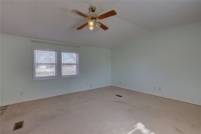 117 E Denmark St, House other with 3 bedrooms, 2 bathrooms and 2 parking in Walnut Springs TX | Image 8