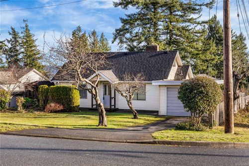 111 Thulin St, Campbell River, BC, V9W2K4 | Card Image