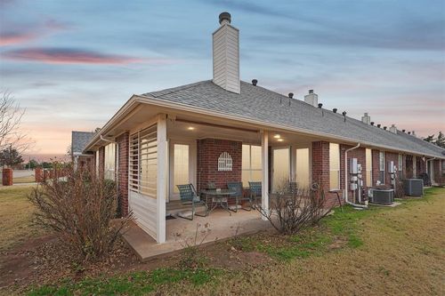 11941 N Mustang Rd, Yukon, OK, 73099-8145 | Card Image