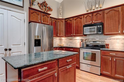 778 Knolls Landing Dr, Milford, MI, 48381-1888 | Card Image