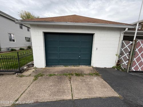garage-2 Miner St, Hudson, PA, 18705-3452 | Card Image