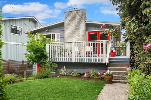225 32nd Ave E, Seattle, WA, 98112-4903 | Card Image