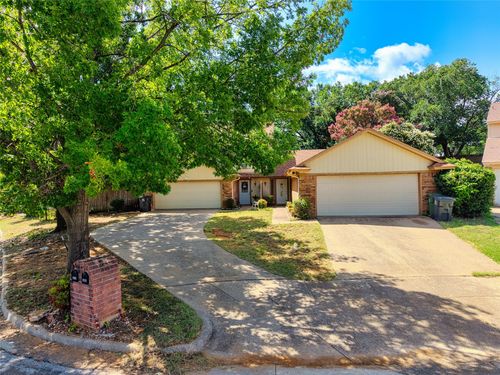 2006 W Sanford St, Arlington, TX, 76012-4908 | Card Image