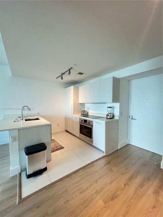 UNIT-1202 - 501 Ne 31 St St, Condo with 1 bedrooms, 2 bathrooms and null parking in Miami FL | Image 7