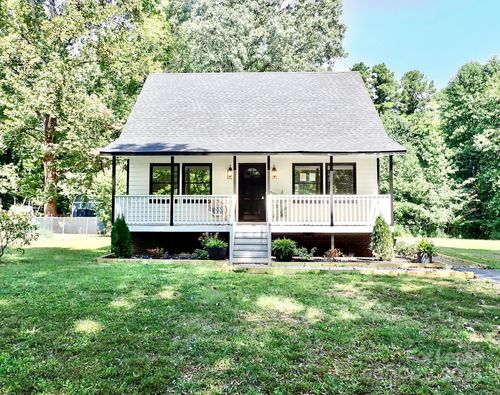 3921 Lake Rd, Charlotte, NC, 28269-4142 | Card Image